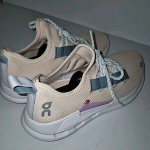 Women's On Cloudeasy Sneakers Gym Shoes Speedboard SZ 9.5 Fawn Surf Running